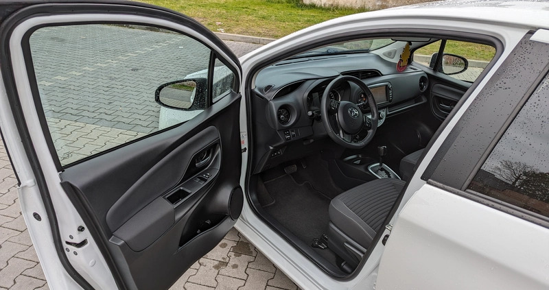 Toyota Yaris cena 61999 przebieg: 36200, rok produkcji 2019 z Krynki małe 781